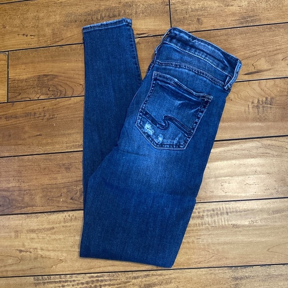 Distressed Blue Jeans - Picture 9 of 9